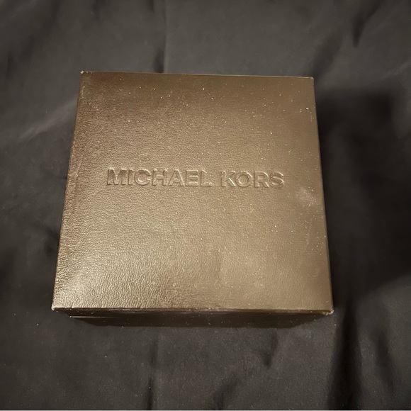 MICHAEL KORS Cooper Chronograph Watch MK5928 - Picture 9 of 10